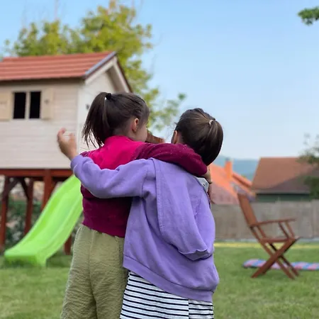 Udvar-ház Prázdninový dům