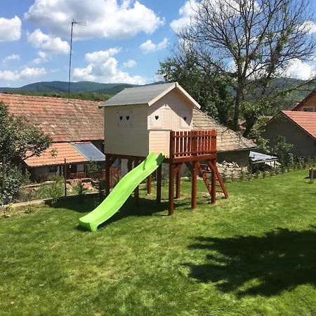 Udvar-ház