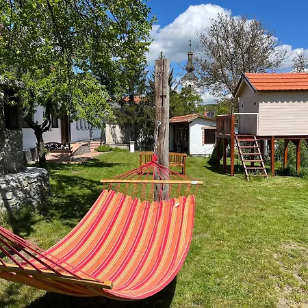 Udvar-ház Prázdninový dům *