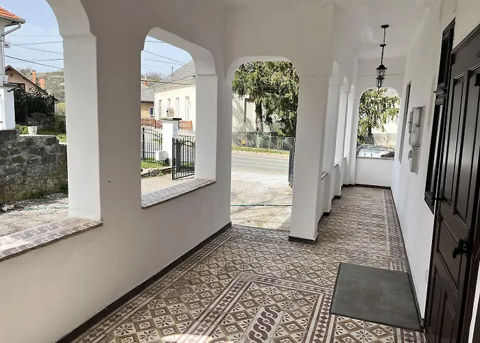 Udvar-haz בית נופש *